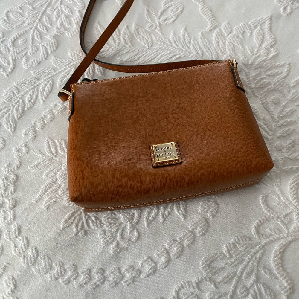 Dooney and Bourke crossover bag